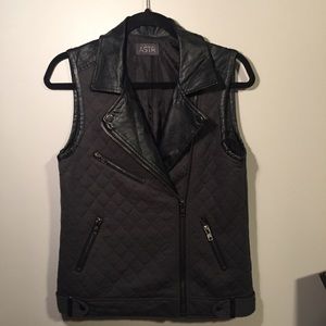 ASTR Green Black Leather Zipper Vest - Size XS